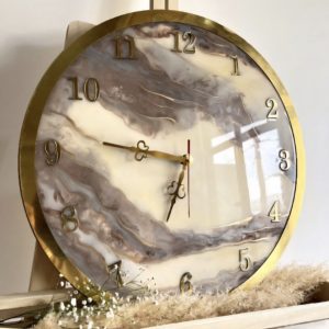 ساعت دیواری رزینی طرح سنگ