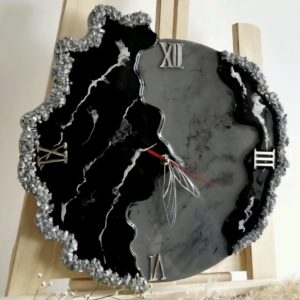 ساعت دیواری رزینی دفرمه کریستالی